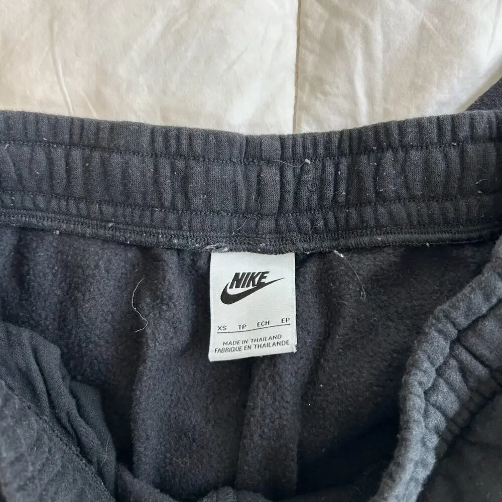 Nike Women’s NSW Club Fleece Joggers Black Size XS Drawstring Waist Sweatpants